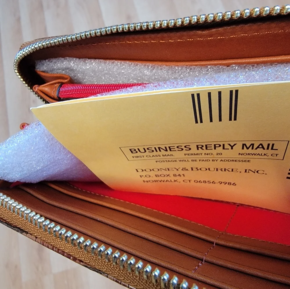 Dooney & Bourke Wallet/Wristlet - Picture 4 of 5